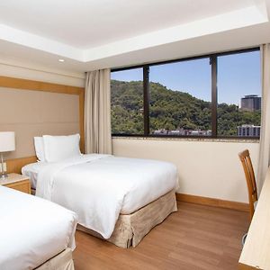 Twin Room Two Twin Beds City View